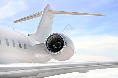 喷气引擎在现代私人喷气式飞机上关闭BombardierGlobalE图片