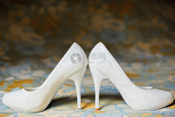 新娘的婚鞋图片