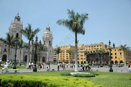 秘鲁利马市中心露出大教堂和图片