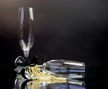 香槟杯是黑人领带节庆典或新年夜图片