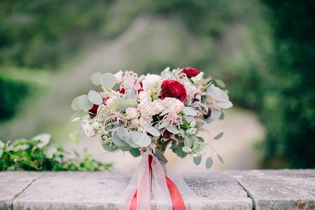 婚礼花束牡丹和玫瑰艺术婚礼风格图片