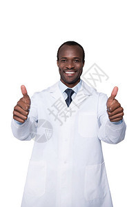 在非洲的美国医生显示拇指被图片