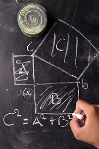 黑板和粉笔上数学cocolcoli图片
