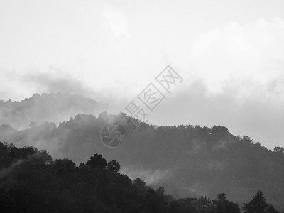 黑白暴风雨中的崇高敬畏大自然图片