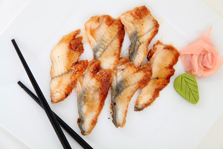 鳗鱼刺身寿司图片