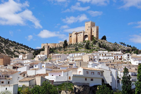 城堡castillodelosFajardo和城镇的视图图片