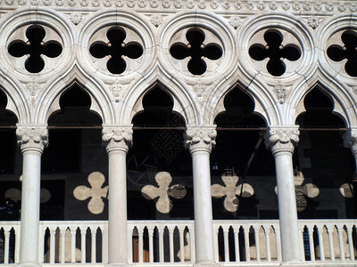 威尼斯圣马可广场道奇宫的细节图片