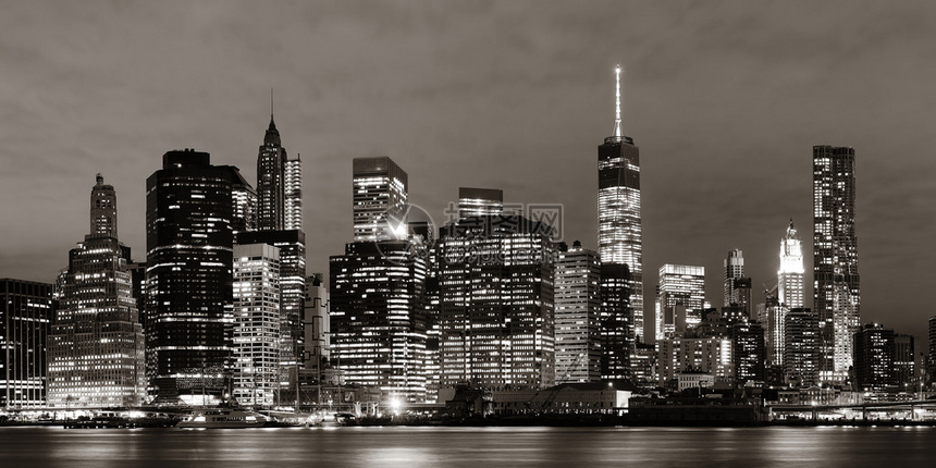 曼哈顿市中心建筑夜景图片