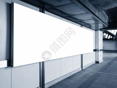 站台的空布告板条框架图片