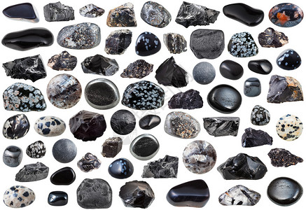 白色背景上孤立的一组黑色天然矿物宝石和宝石图片