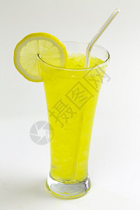 柠檬红酒杯装饰的柠檬在图片