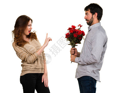 男人给女孩送花图片
