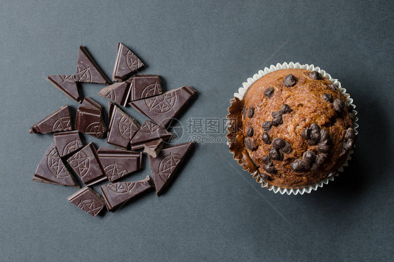 巧克力松饼和巧克力图片