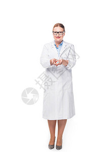 眼镜中微笑着的女医生显示白图片