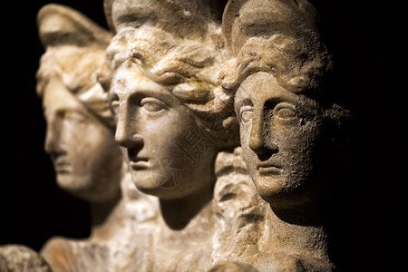 古希腊大理石身体和面部雕像图片