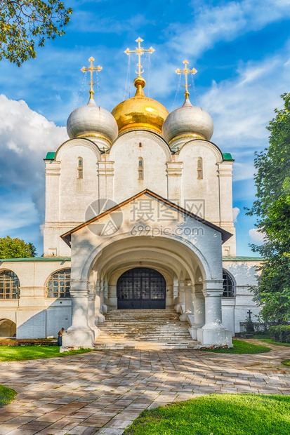 Novodevichy修道院内的东正教堂俄罗斯莫科的标志地图片