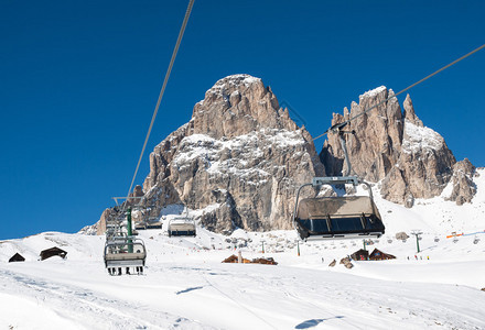 俯视意大利ValCoardana的Sella组在Dolomite图片