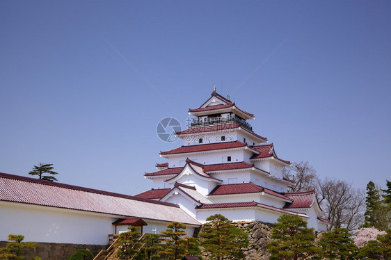 AizuWakamatsu城堡和蓝图片