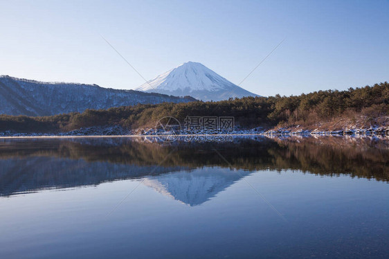 冬天的西湖和富士山图片