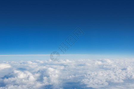 在云层之上的浮云照片图片