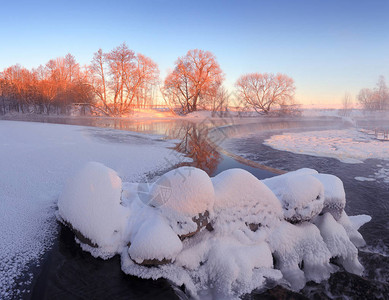 冬季风景丰富多彩图片