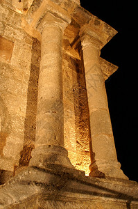 希腊罗多斯岛的古柱图片