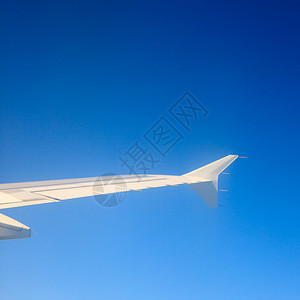 飞机窗口的场景视图图片