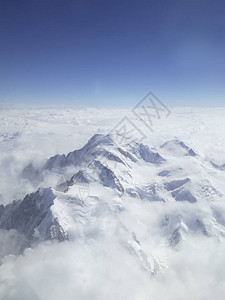 阿尔卑斯山美丽的蒙白朗峰图片