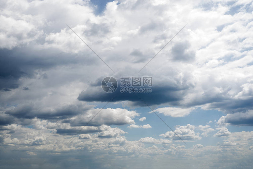 天上的云有云和太阳的天空高清图片下载-正版图片503098022-摄图网