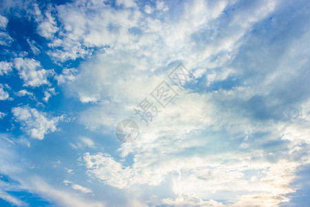 白天的蓝天白云图片