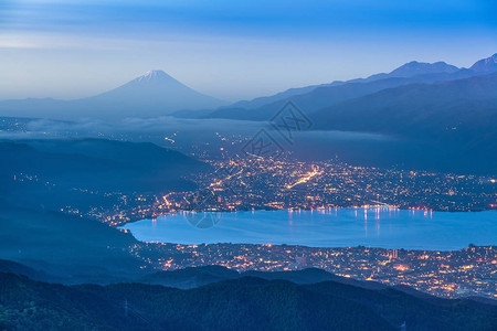 清晨的富士山和诹访湖图片