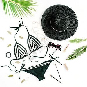 白色与帽子绿色树枝项链和太阳镜的比基尼泳衣附件拼贴图片
