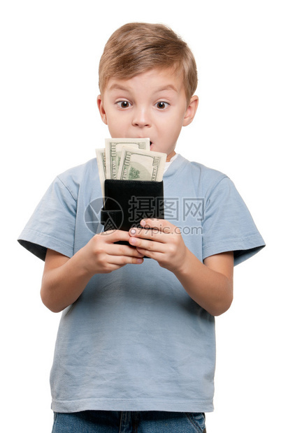一个小男孩在白背景上拿着一美元令人惊讶的图片