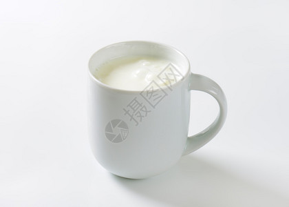 白色背景上的milk图片