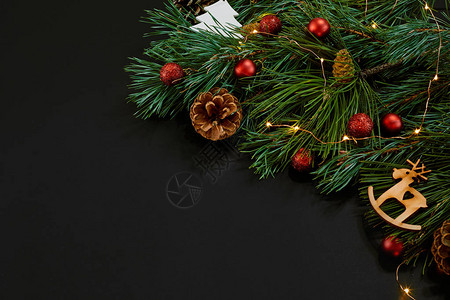 圣诞Xma玩具和黑色背景最上视图的批件复制空间静止生命图片