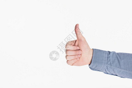 男子用大拇指举起手势图片