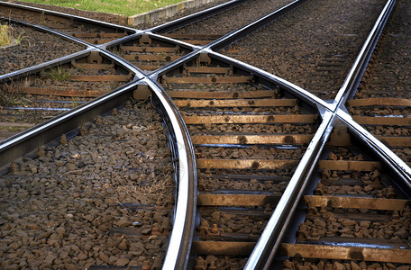 三个交叉铁路轨道的图像图片素材