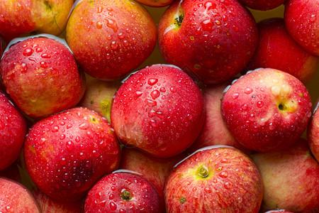 水果红苹果水滴图片