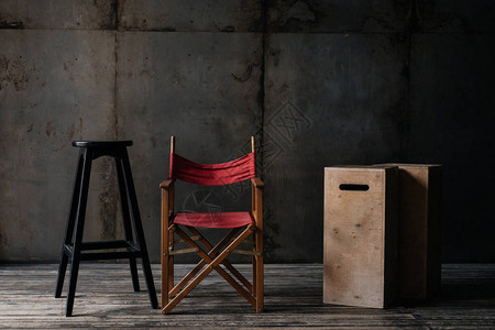 红色椅子凳子和背景图片
