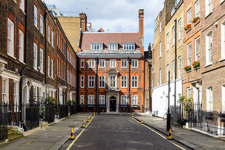 伦敦中部地区典型的街道景象图片