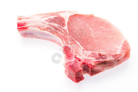 生猪肉上白色孤立背景图片