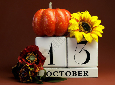 保存10月13日的期白色块日历图片