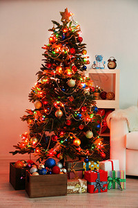 在家装饰圣诞树图片