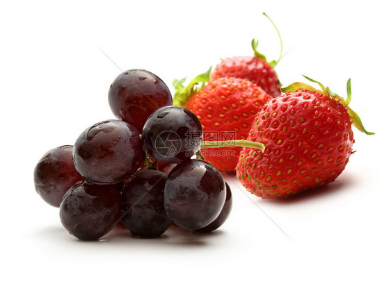 黑葡萄和红草莓图片