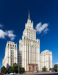 红门大楼是7座斯大林主义摩天大楼之一背景图片