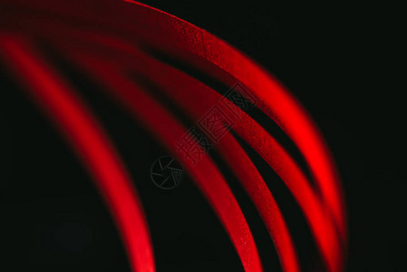 黑色的红色奎林带条纹背景图片