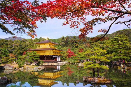 日本京都的金阁或金阁寺图片