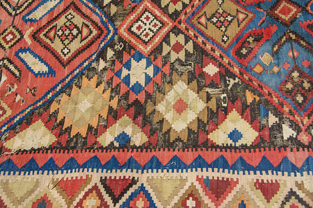 亚美尼亚Karahunj村桑树节上带有传统装饰品和图案的亚美图片
