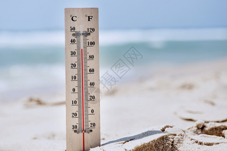 沙滩温度显示在热浪中温度较图片