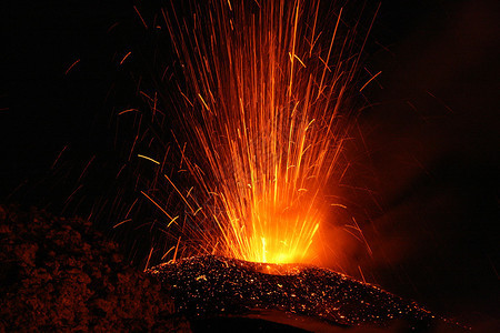 火山喷发埃特纳火山图片